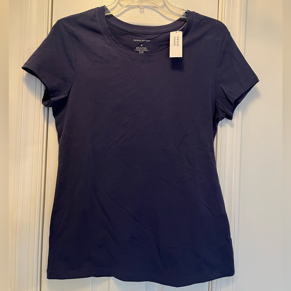 Banana Republic women’s crew neck tshirt size medium new with tags!